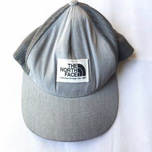 The North Face Yupoong 110 Flex Trucker Hat Cap Gray Logo